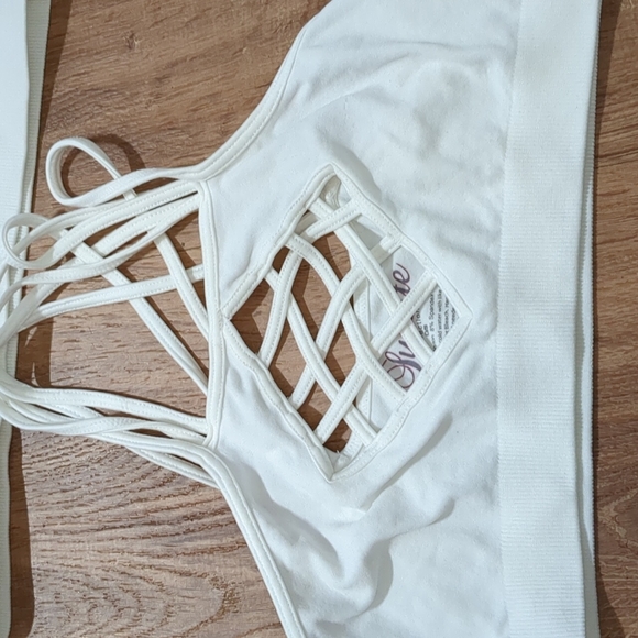 Luzette Collection bralette size 0/S,92%nylon,8%spandex - Picture 2 of 5